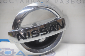 Nissan Murano z52 15 radiator grille emblem - under camera, sand