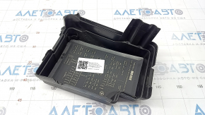Kia Niro 17-19 HEV underhood fuse box cover broken