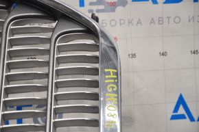 Radiator grill grill Toyota Highlander 08-10 hybrid with emblem, sand, scratch
