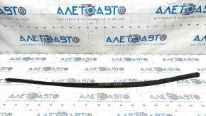 Mazda 3 19-4d trunk lid seal on the lid