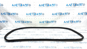 Mazda 3 19-4d trunk lid seal on the body