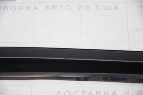 Windshield molding right Hyundai Sonata 11-15 scratches