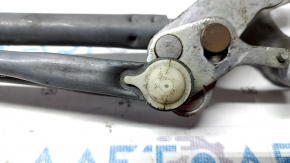 Windscreen wiper linkage with motor Lexus GS300 GS350 GS430 GS450h 06-07 cracks in linkage retainer