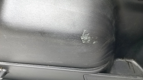 Right arch trim Jeep Cherokee KL 19 - black under electric cover, deep scratches, worn