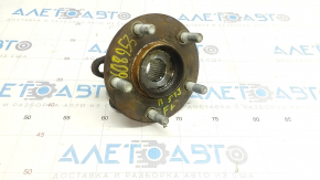 Front left hub Mazda 3 19 - play