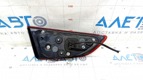 Inner light trunk lid right Mazda 3 19-22 4d, scratches