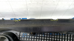 Wiper grille plastic Honda Insight 19-22 broken fasteners