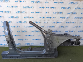 Front right quarter BMW 5 G30 17-23 on body, gray C2Y, with central pillar