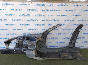 Front right quarter BMW 5 G30 17-23 on body, gray C2Y, with central pillar