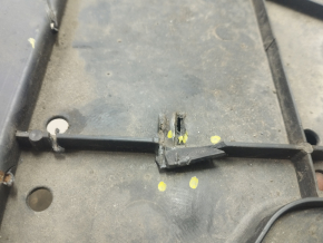 Front bumper protection center Mazda 3 19 - worn, tears