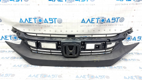 Radiator grille Honda Civic X FC 16-18 broken fasteners, crack