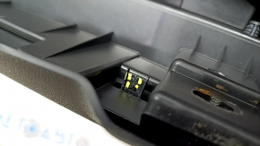 Central console armrest Ford Escape MK4 23- leather black with red stitching, scratches, cracks in fastening