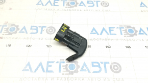Chip on the diffuser radiator shroud VW Jetta 19- 1.4T