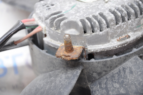 Cooling fan left VW Jetta 11-18 USA large, bolt torn off, rusty mounting bolts