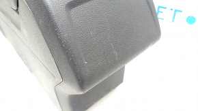Central console armrest and cup holders VW Jetta 19 - black leather, scratches, needs cleaning, tear