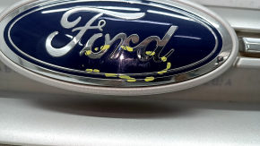 Radiator grill grill Ford Escape MK3 17-19 rest, gray, with chrome, with emblem, scratches on the badge, pokes on chrome