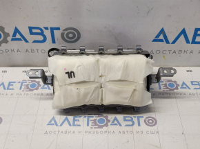 Passenger airbag in the dashboard of the Lexus GS300 GS350 GS430 GS450h 06-11