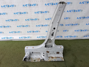 The central right body pillar of BMW 3 F30 12-18 is sawn off