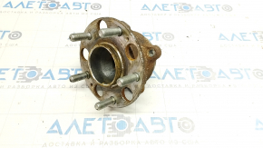 Rear right hub Honda Accord 23 - rusty