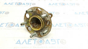 Rear left hub Honda Accord 23 - rusty