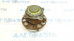 Rear left hub Honda Accord 23 - rusty