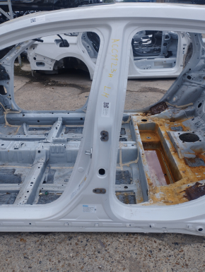 Body pillar central left Honda Accord 23- on the body