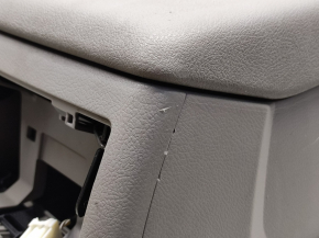Console central armrest Toyota Highlander 08-13 gray, scratches, cracks on leather