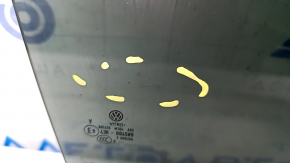 Glass of the rear right door VW Tiguan 18 - tinted, scratches
