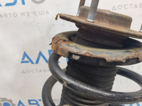 Shock absorber strut assembly front right Lexus RX350 10-15 rusty, torn boot