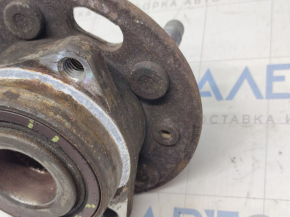 Front left hub Chevrolet Malibu 13-15 rusty, ABS magnetic ring defect