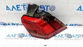 Light outer wing right VW Tiguan 18-usa, crack in glass, scratches, bump, debris inside