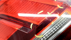 Light outer wing right VW Tiguan 18-usa, crack in glass, scratches, bump, debris inside