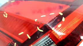 Light outer wing right VW Tiguan 18-usa, crack in glass, scratches, bump, debris inside