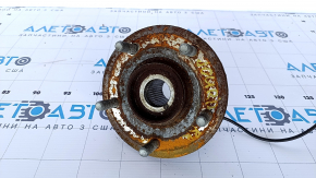 Rear right hub Dodge Journey 11- AWD, rusty, ABS sensor defect