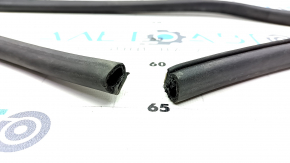 The rear left door seal of Mercedes GLS-class X166 13-19 is torn