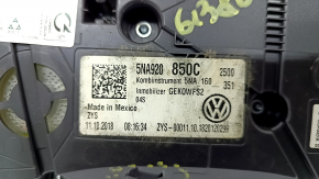 Instrument cluster VW Tiguan 18- SE 46k for polishing, broken housing, debris inside