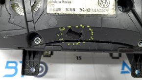 Instrument cluster VW Tiguan 18- SE 46k for polishing, broken housing, debris inside