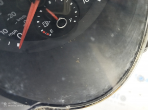Instrument cluster VW Tiguan 18- SE 46k for polishing, broken housing, debris inside