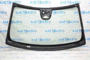 Windshield Polestar 2 21 - under the rain sensor and camera the seal is cut