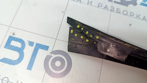 Left windshield molding VW Tiguan 18 - crack, torn, missing element
