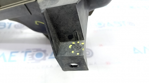 Left radiator deflector Chrysler Pacifica 17- 3.6 broken guide