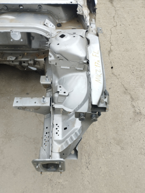 Front left quarter Lincoln MKZ 13-20 hybrid silver, on the body