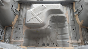 Trunk trough Polestar 2 21- on the body
