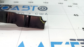 Front right door glass guide Chrysler Pacifica 17- broken