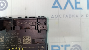 Front right door computer VW Tiguan 18 - broken mount
