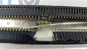 Door molding lower rear left Chrysler Pacifica 17- chrome, scratches, broken fastener