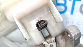 Master brake cylinder with reservoir Chrysler Pacifica 17- with cover