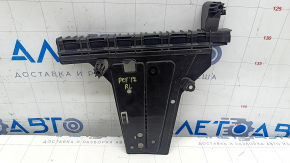 Rear left door glass guide Chrysler Pacifica 17-20 rear