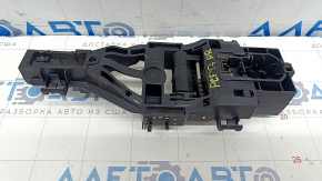 Rear right door handle mechanism Chrysler Pacifica 17 - broken mount
