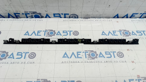 Fastening of molding of window rear right Chrysler Pacifica 17-